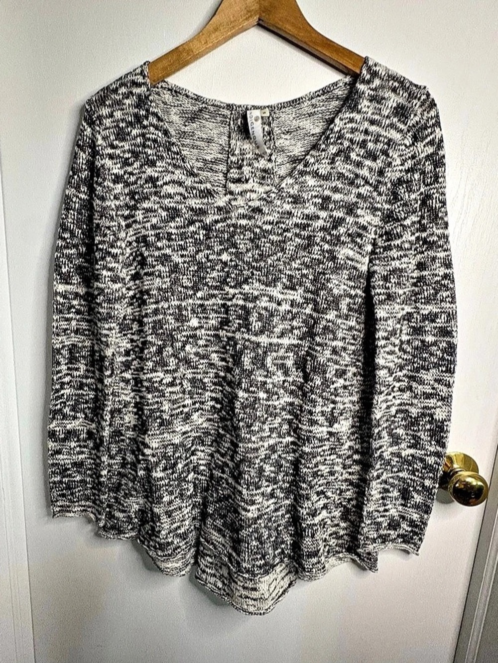 Indigenous Sz S Organic Cotton Knit Sweater Back Tuck Button Detail Lagenlook